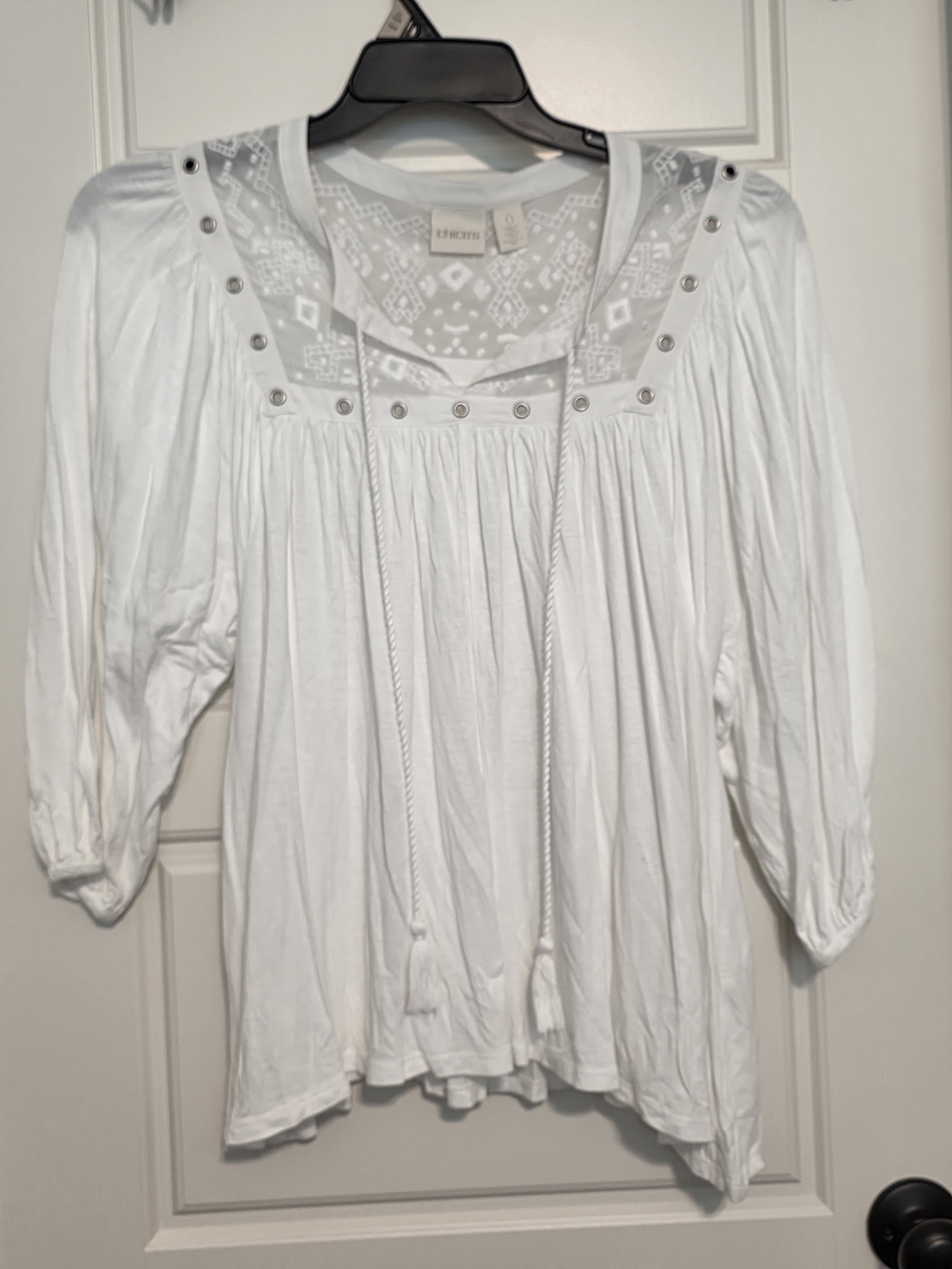 Chico's White Embroidered Mesh Eyelet Grommet Peasant Blouse Top Size 0